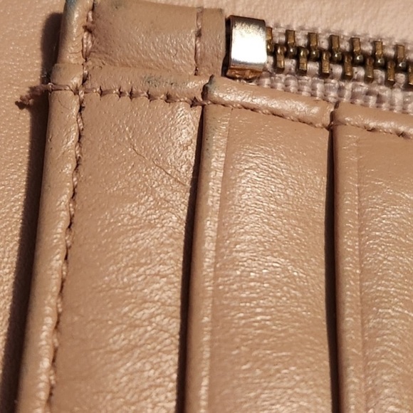 EUC halogen saffiano leather wallet - Picture 4 of 9